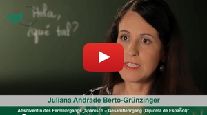 Im Video: Erfogreiche Absolventin des Fernlehrgangs Spanisch (Gesamtlehrgang) teilt ihre Erfahrungen.