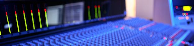 Der Fernkurs Digitale Musikproduktion lehrt, Musik unter Tonstudiobedingungen zu arrangieren und aufzunehmen.
