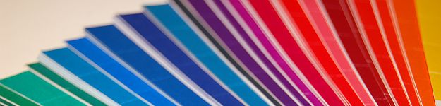 Der Fernkurs Farb-und Stilberatung lehrt die Farbanalysen nach der Vier-Jahreszeiten-Methode.
